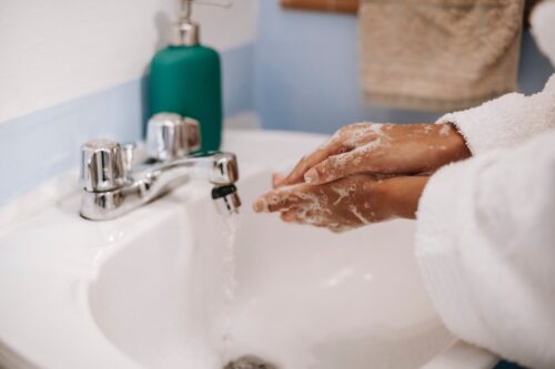 sink-washing-hands