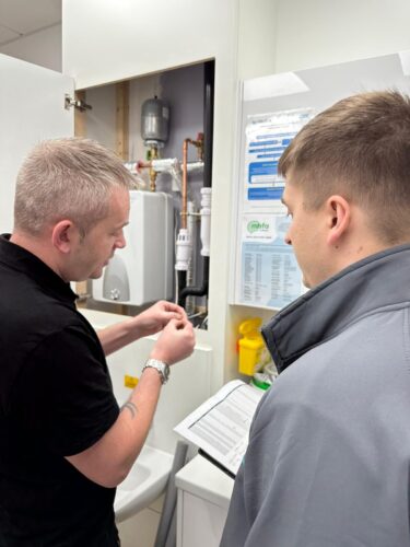 Remote water monitoring installation on boiler (2) Remote water monitoring installation on boiler (2)